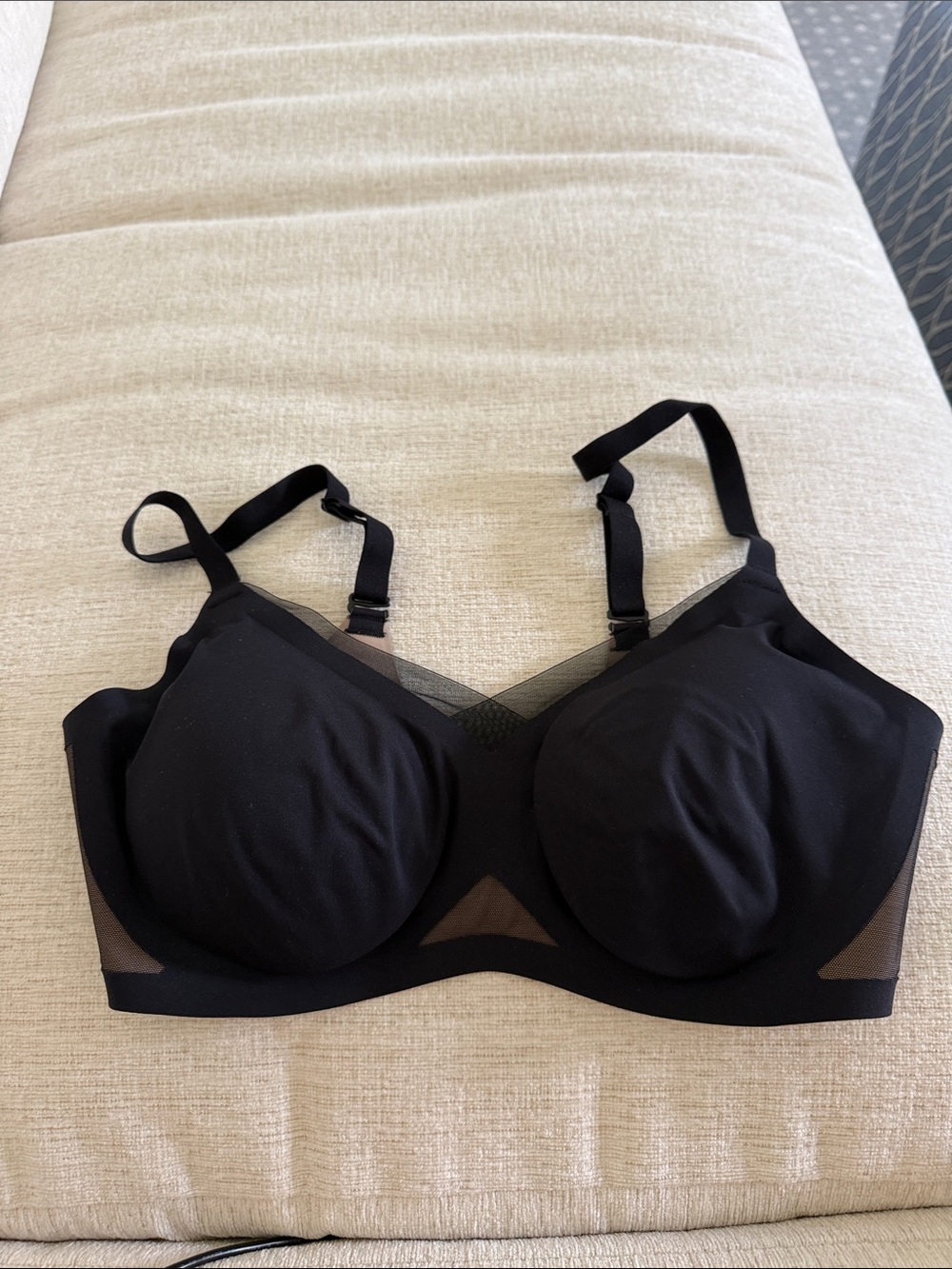 Honeylove Black Seamless Underwire Bra with Mesh Insets